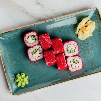 ролл Калифорния с крабом