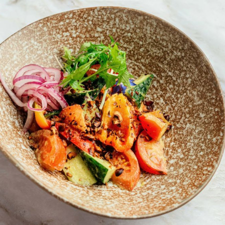 Овощной салат с грузинской заправкой