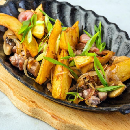 Сковородка по-деревенски со свининой